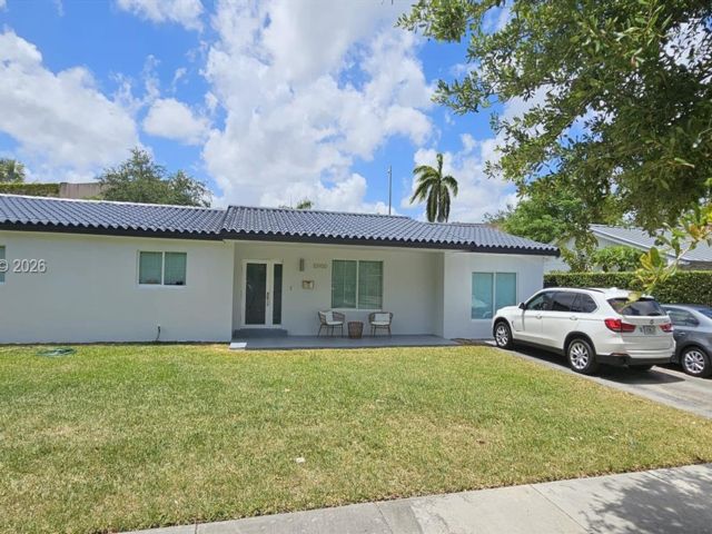  3 BR,  2.00 BTH &nbsp;Traditional style home in Kendall