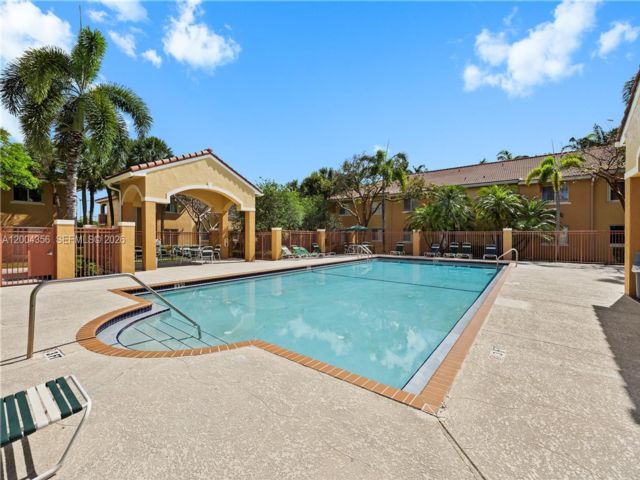 3 BR,  2.00 BTH &nbsp; style home in Pembroke Pines