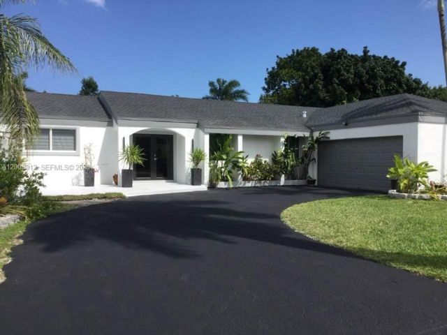  5 BR,  3.00 BTH &nbsp; style home in Miami