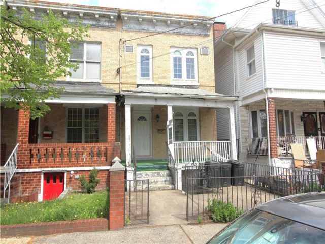  4 BR,  2.00 BTH &nbsp;Single family style home in Boro-park