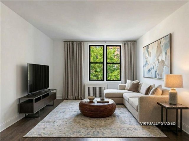  1 BR,  1.00 BTH &nbsp;Co-op style home in Kensington