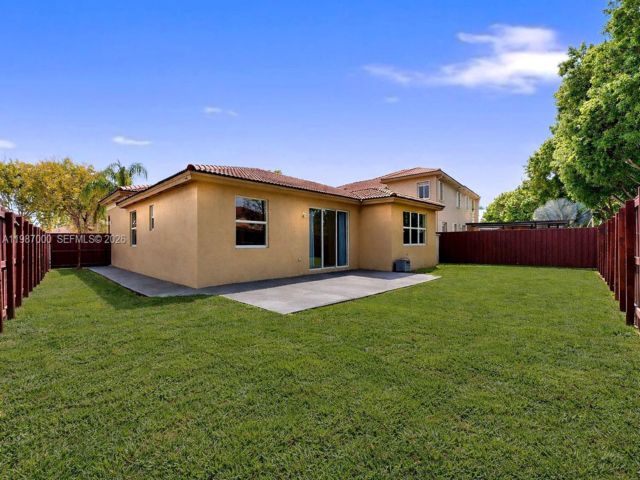 [PHOTO]