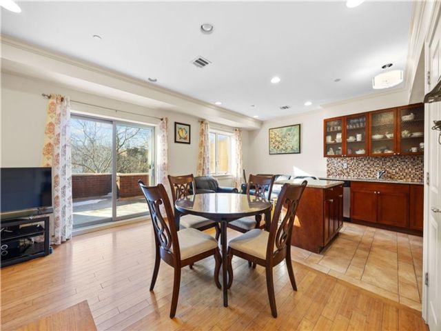  2 BR,  1.50 BTH &nbsp;Condominium style home in Madison