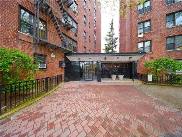  1 BR,  1.00 BTH &nbsp;Condominium style home in Midland Beach