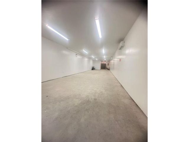 [PHOTO]