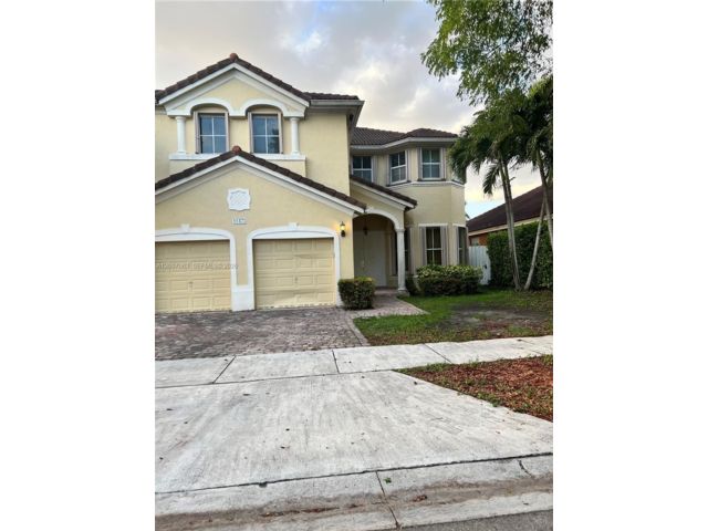  4 BR,  4.00 BTH &nbsp; style home in Miami