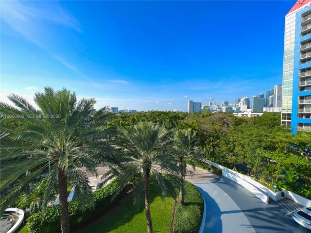  2 BR,  2.00 BTH &nbsp; style home in Miami