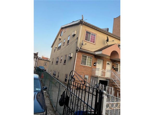 [PHOTO]