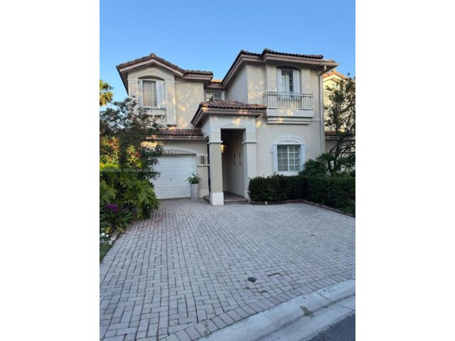  3 BR,  3.00 BTH &nbsp; style home in Medley