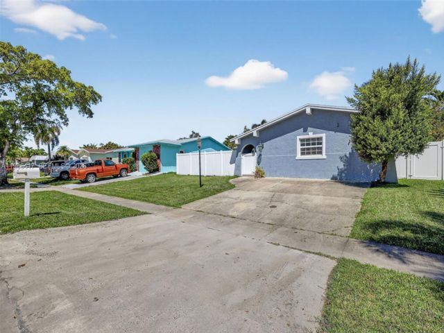  4 BR,  3.00 BTH &nbsp;European style home in Dania