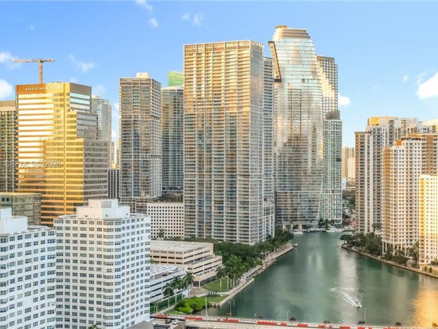  2 BR,  2.00 BTH &nbsp;Condo style home in Miami