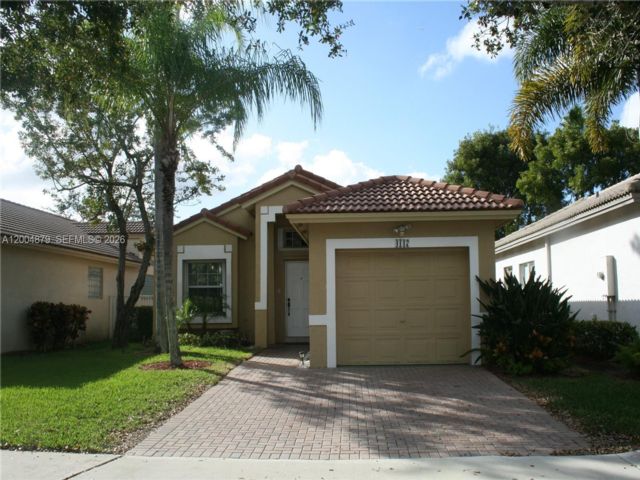  3 BR,  2.00 BTH &nbsp; style home in Weston