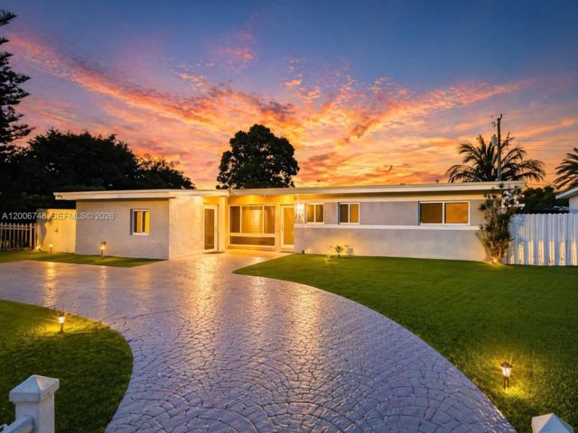  4 BR,  3.00 BTH &nbsp; style home in North Miami Beach