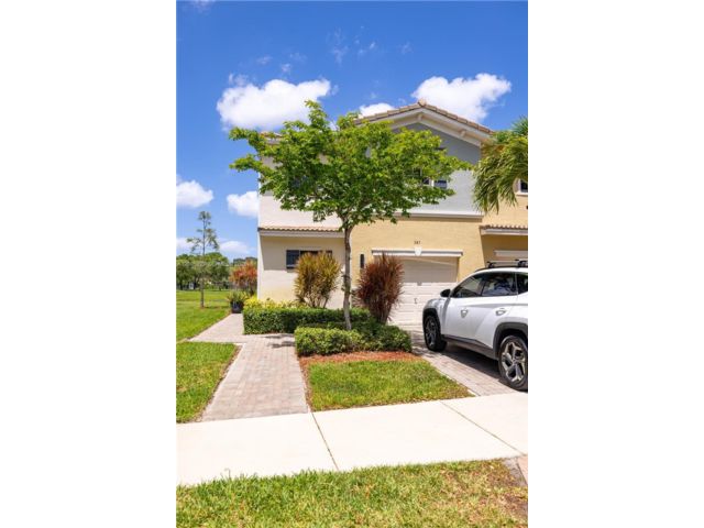  3 BR,  2.50 BTH &nbsp; style home in Miami