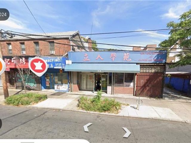 Studio,  0.00 BTH &nbsp;Commercial style home in Flushing