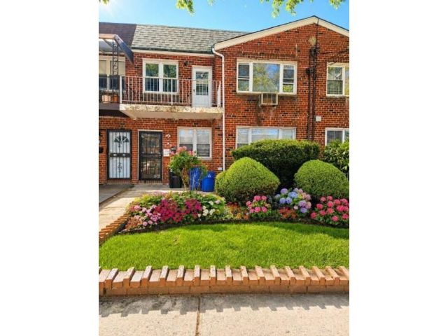 Studio,  0.00 BTH &nbsp;Multi-family style home in Old Mill Basin