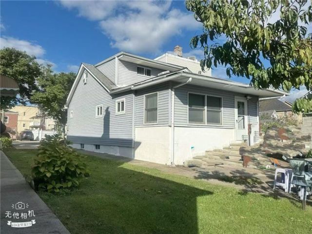  4 BR,  2.00 BTH &nbsp;Single family style home in Arrochar