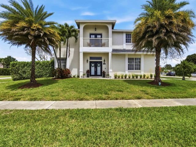  5 BR,  2.50 BTH &nbsp; style home in Royal Palm Beach