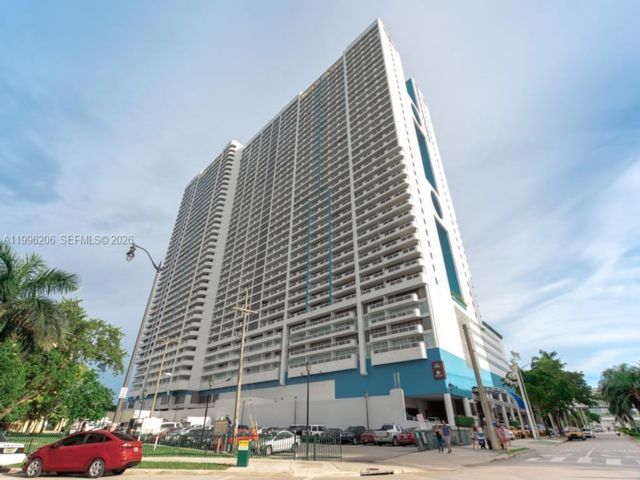  2 BR,  2.00 BTH &nbsp; style home in Miami