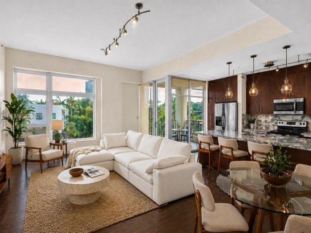  1 BR,  1.50 BTH &nbsp; style home in El Portal