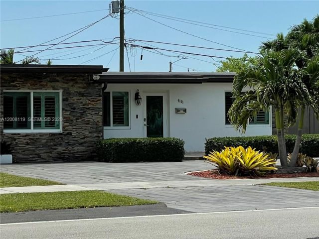  4 BR,  3.00 BTH &nbsp; style home in Miami