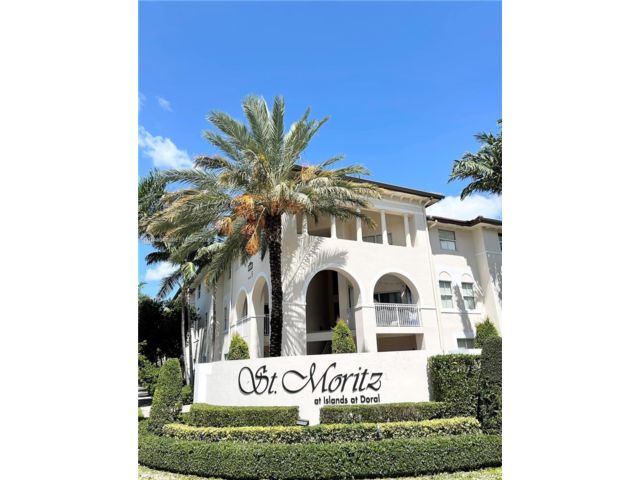  3 BR,  2.50 BTH &nbsp;Apartment style home in Medley