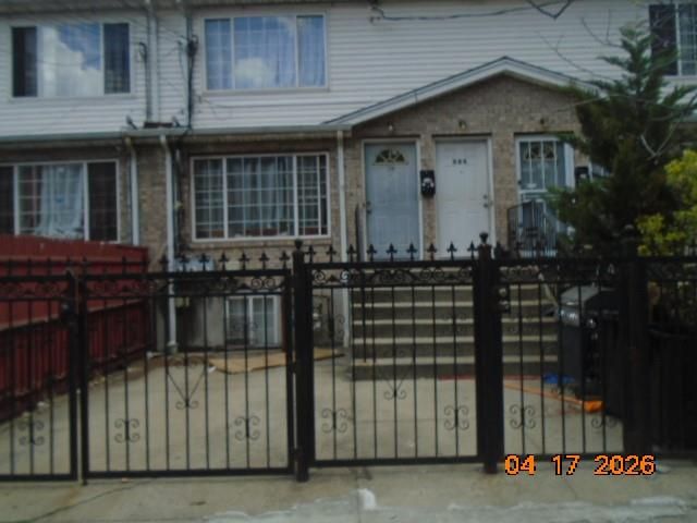  6 BR,  2.00 BTH &nbsp;Multi-family style home in East New York