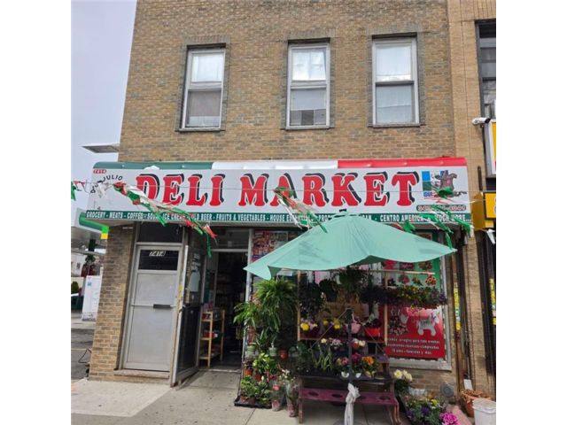 Studio,  0.00 BTH &nbsp;Mixed use style home in Bensonhurst