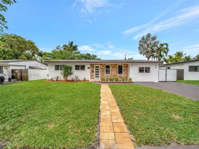  3 BR,  2.00 BTH &nbsp; style home in Miami