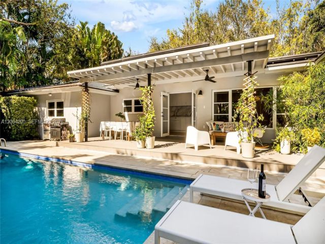  4 BR,  4.00 BTH &nbsp; style home in Coral Gables