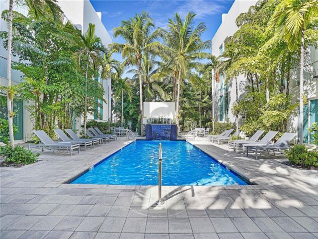  3 BR,  3.50 BTH &nbsp;Townhouse style home in Fort Lauderdale