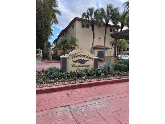  3 BR,  2.50 BTH &nbsp;Condo style home in Miami