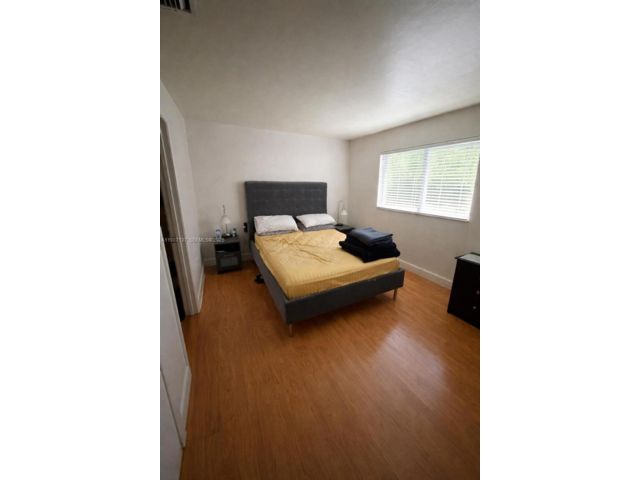 [PHOTO]
