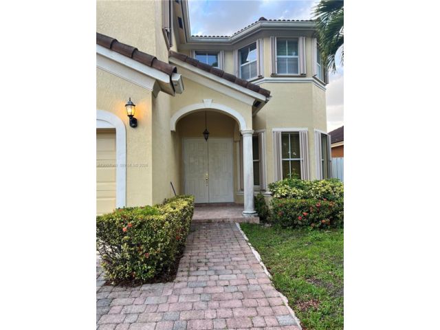  4 BR,  4.00 BTH &nbsp; style home in Miami