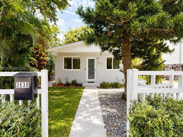  3 BR,  2.00 BTH &nbsp; style home in Miami