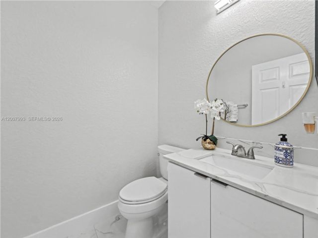 [PHOTO]