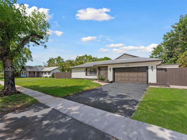  4 BR,  2.00 BTH &nbsp; style home in Plantation