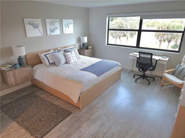  2 BR,  2.00 BTH &nbsp; style home in Weston