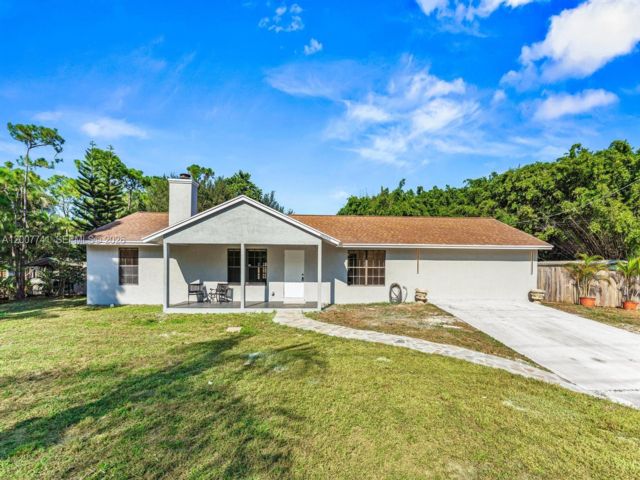  5 BR,  2.00 BTH &nbsp; style home in Loxahatchee