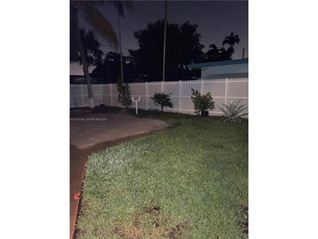 [PHOTO]