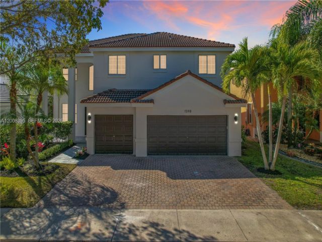  6 BR,  4.00 BTH &nbsp; style home in Weston