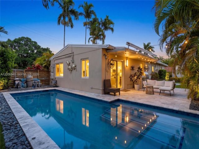  3 BR,  3.00 BTH &nbsp; style home in Hollywood