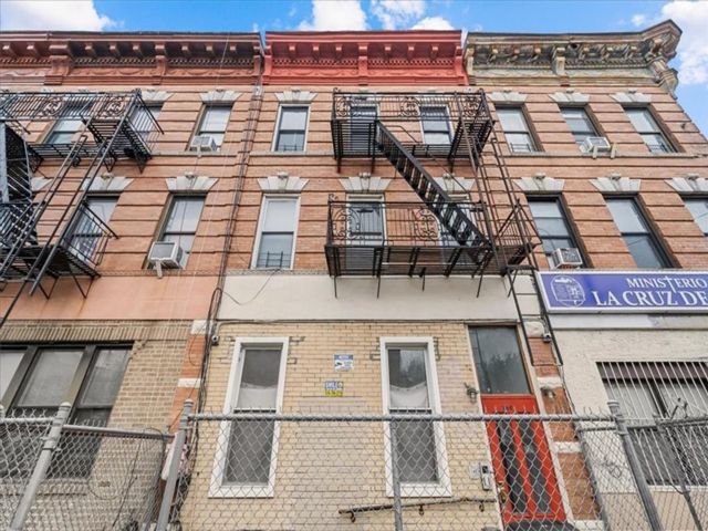 13 BR,  6.00 BTH &nbsp;Multi-family style home in Flatbush