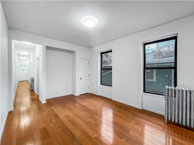  3 BR,  2.00 BTH &nbsp;Multi-family style home in Flatbush