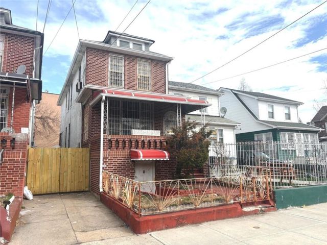 Studio,  0.00 BTH &nbsp;Multi-family style home in East Flatbush