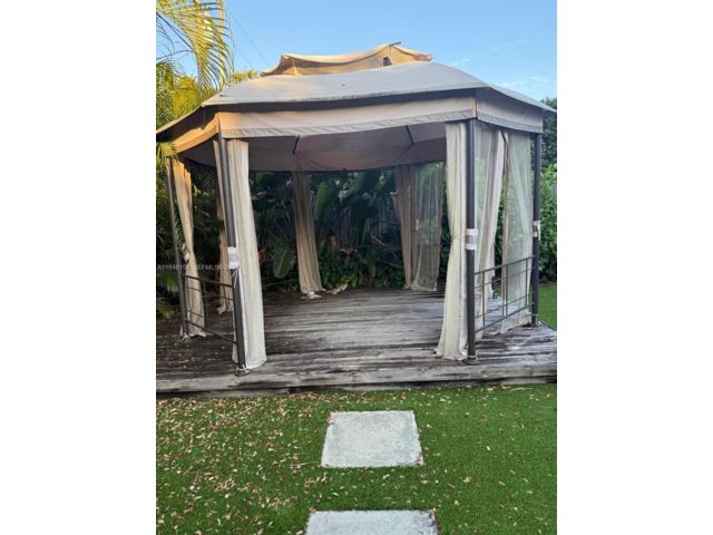  3 BR,  2.00 BTH &nbsp; style home in Miami