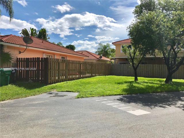  3 BR,  2.00 BTH &nbsp; style home in Medley