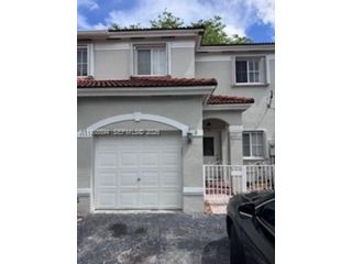  3 BR,  2.50 BTH &nbsp;Townhouse style home in Miami