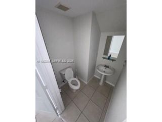 [PHOTO]