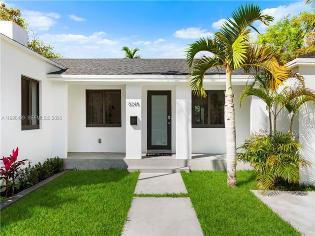  4 BR,  3.00 BTH &nbsp;European style home in Miami